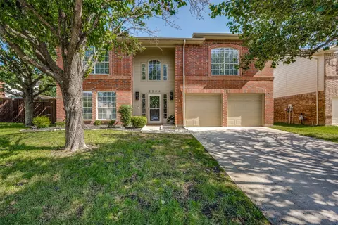 2204 Barton Springs Dr, Corinth, TX 76210