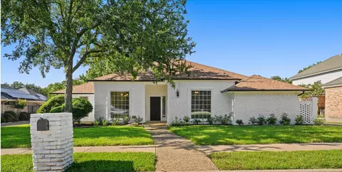 2433 Stonegate Dr N, Bedford, TX 76021