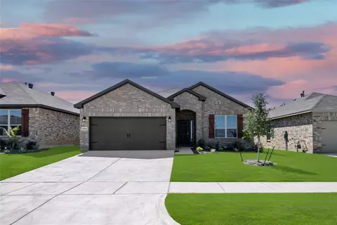 1913 Seminole Dr, Cleburne, TX 76033