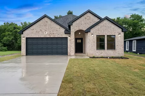 815 S Smith St, Ennis, TX 75119