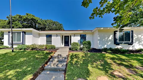 1704 Rock View Ct, Fort Worth, TX 76112