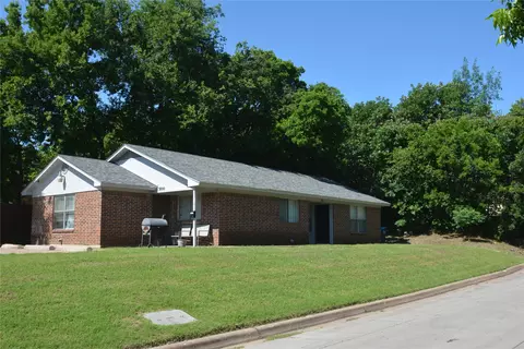 3800 Stuart Dr, Fort Worth, TX 76110