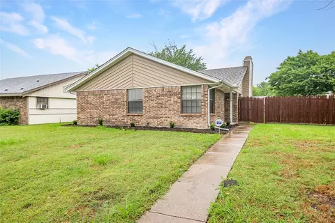 1029 Carmody Dr, Mesquite, TX 75149