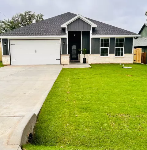 2518 Creek Dr, Granbury, TX 76048