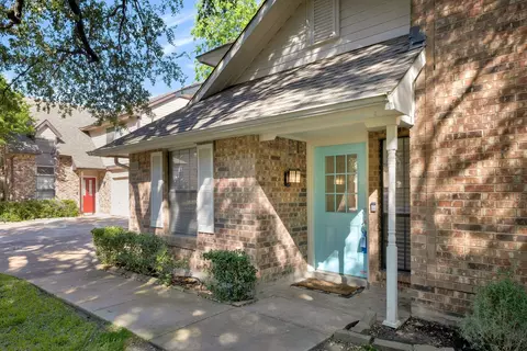 800 Shadowbrook Ln, Irving, TX 75063