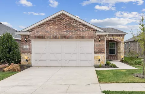 921 Freedom Ln, Aubrey, TX 76227