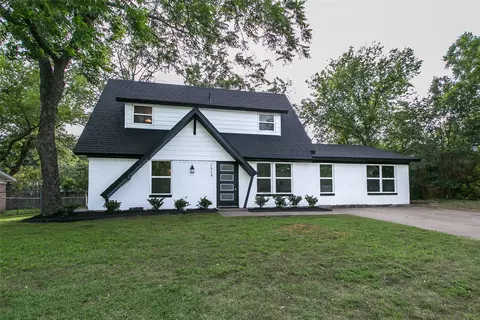 1313 Harrison Ln, Hurst, TX 76053