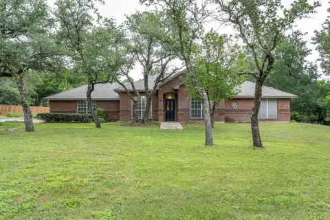 105 Meadowview Ct, Hudson Oaks, TX 76087