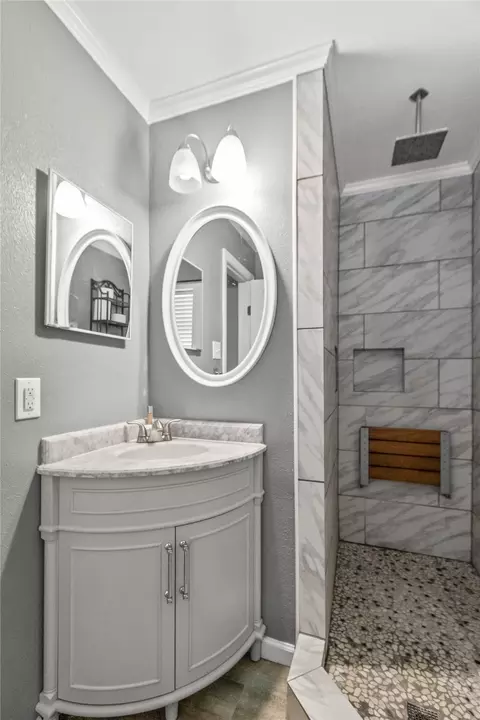 Bath - 101 Emerald Dr, Minden, LA 71055 photo 1 of 3