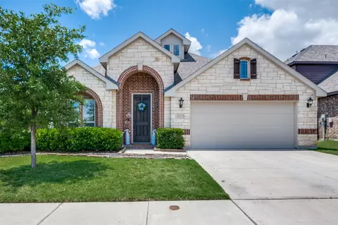 10213 Fox Springs Dr, Fort Worth, TX 76131