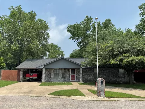 100 Amy Ct, Collinsville, TX 76233