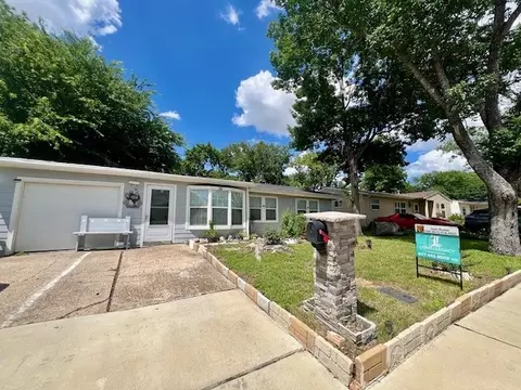 1511 E Mitchell St, Arlington, TX 76010