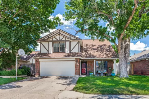 8717 Brushy Creek Trl, Fort Worth, TX 76118