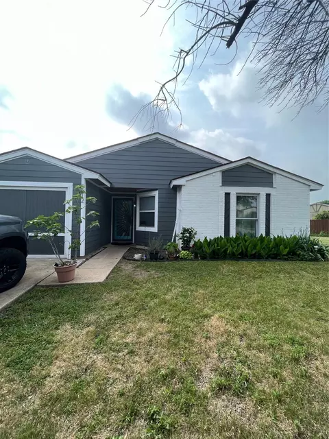 9512 Timberbluff Cir, Dallas, TX 75249