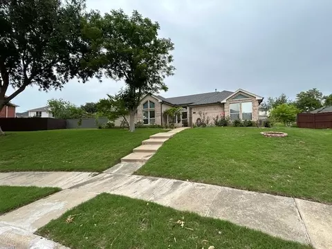2728 Scarborough Ln, Carrollton, TX 75006