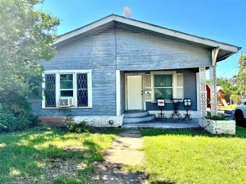 1214 W 10th St, Cisco, TX 76437