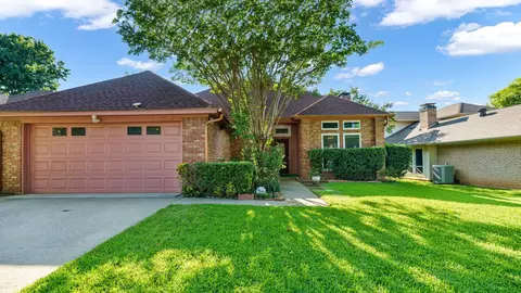 2720 Citadel Dr, Arlington, TX 76012
