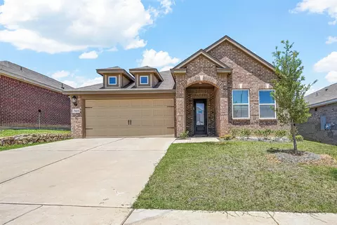7613 Duck Bay Rd, Fort Worth, TX 76120