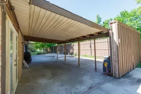 202 E Hammond St, Lancaster, TX 75146 photo 5