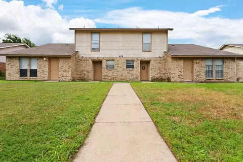 425 Thomas St, Burleson, TX 76028