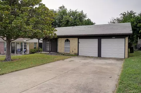 8407 Wyatt Dr, White Settlement, TX 76108