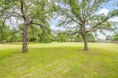 2060 Jana Ln, Burleson, TX 76028