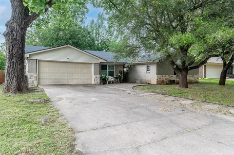 521 Bryan Dr, Denison, TX 75020