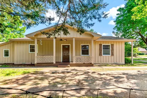 970 31st St NE, Paris, TX 75460