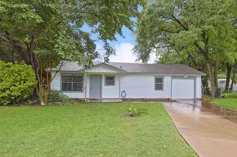 111 Denton Cir, Euless, TX 76039