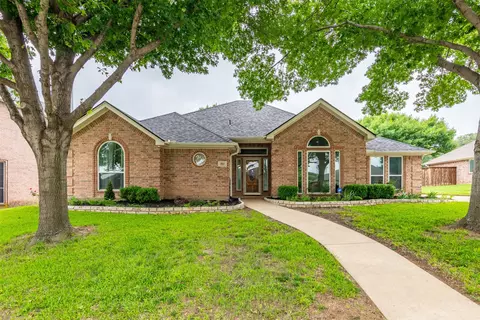 7517 Orange Valley Dr, North Richland Hills, TX 76182