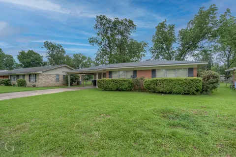 1800 Bayou Cir, Bossier City, LA 71112