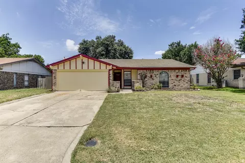 2414 Lancaster Dr, Grand Prairie, TX 75052