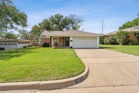 3932 W Spurgeon St, Fort Worth, TX 76133