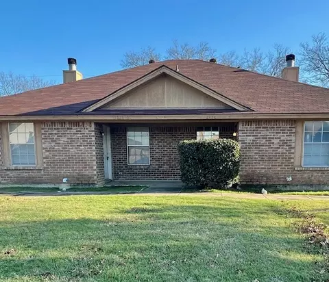 7724 Sable Ln #7724-7726, North Richland Hills, TX 76182