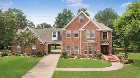 402 Hidden Oaks Ln, Corsicana, TX 75109