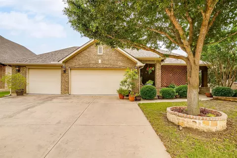 1108 Clairemont Ln, Burleson, TX 76028
