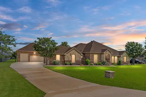 608 Lonesome Prairie Trl, Haslet, TX 76052