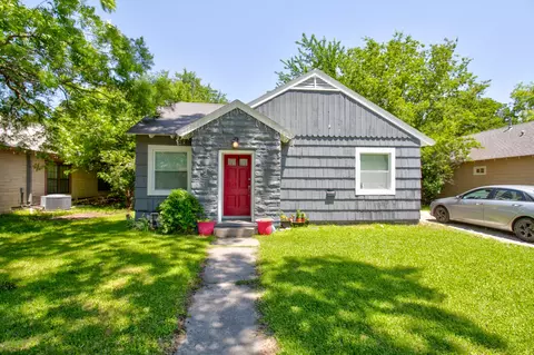 1319 E Garnett, Gainesville, TX 76240