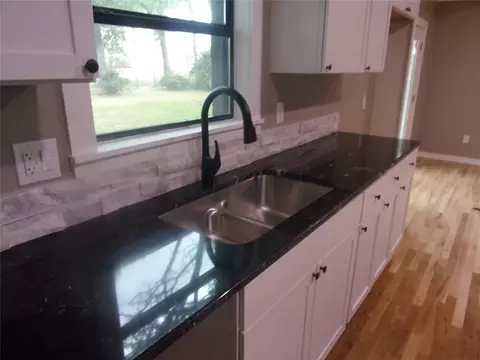 311 E Main St, Van, TX 75790 photo 7