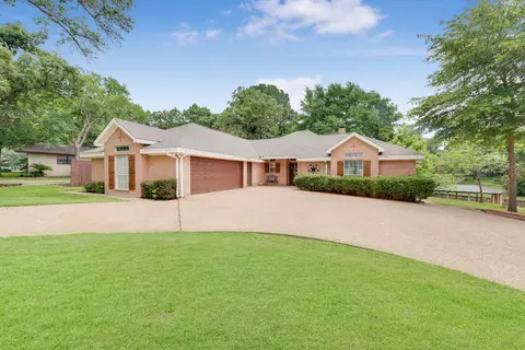233 Southside Dr, Streetman, TX 75859