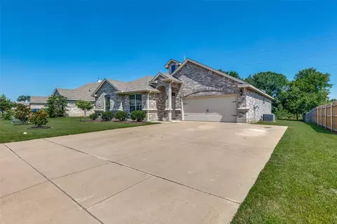 3720 Park Ave, Forest Hill, TX 76140