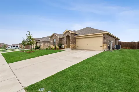 810 Meadow Creek Ln, Royse City, TX 75189