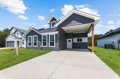 5633 Barkridge Dr, Granbury, TX 76048