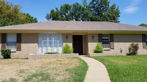 2414 Greenwood Dr, Grand Prairie, TX 75050