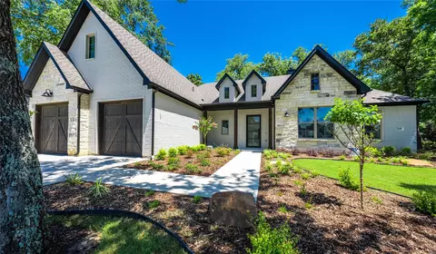 249 Saint Andrews Dr, Mabank, TX 75156