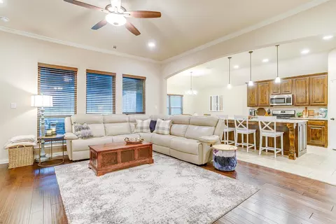 2720 Chimney Rock Rd, Burleson, TX 76028