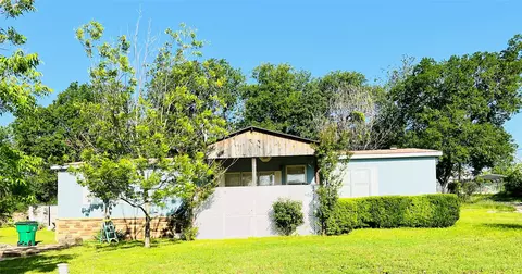 421 N Lemmons St, Hamilton, TX 76531