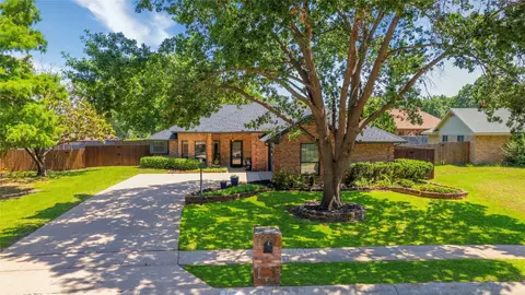 5233 Prairie Creek Dr, Flower Mound, TX 75028