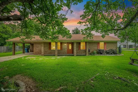 816 Simpson St, Benton, LA 71006