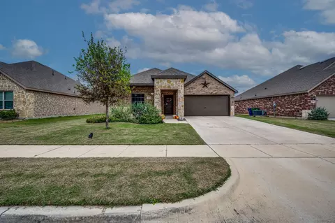 1539 Woodlake Dr, Waxahachie, TX 75165